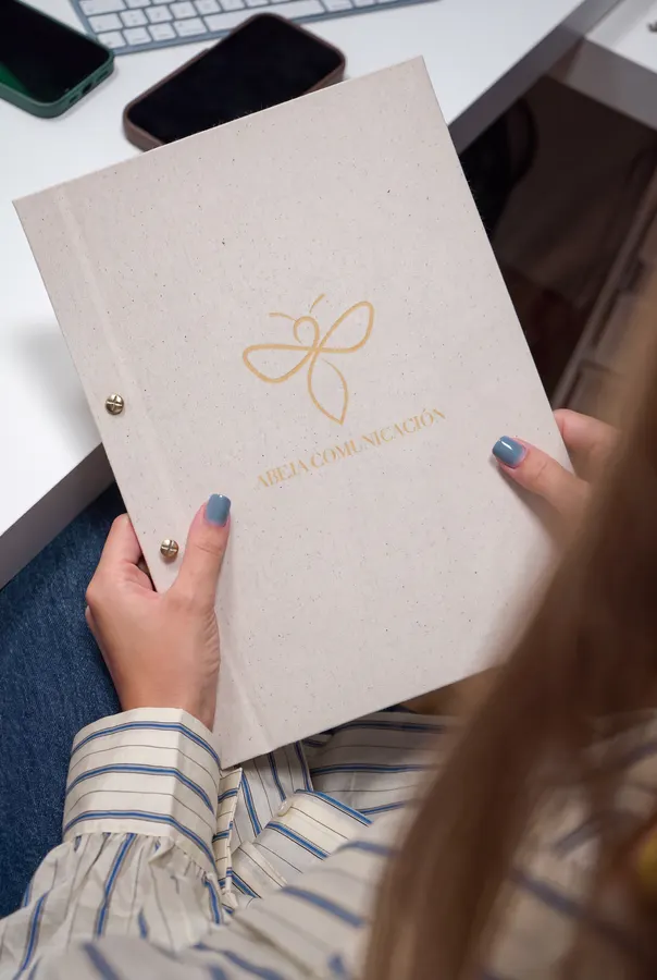 Fotografía de Abeja Comunicación