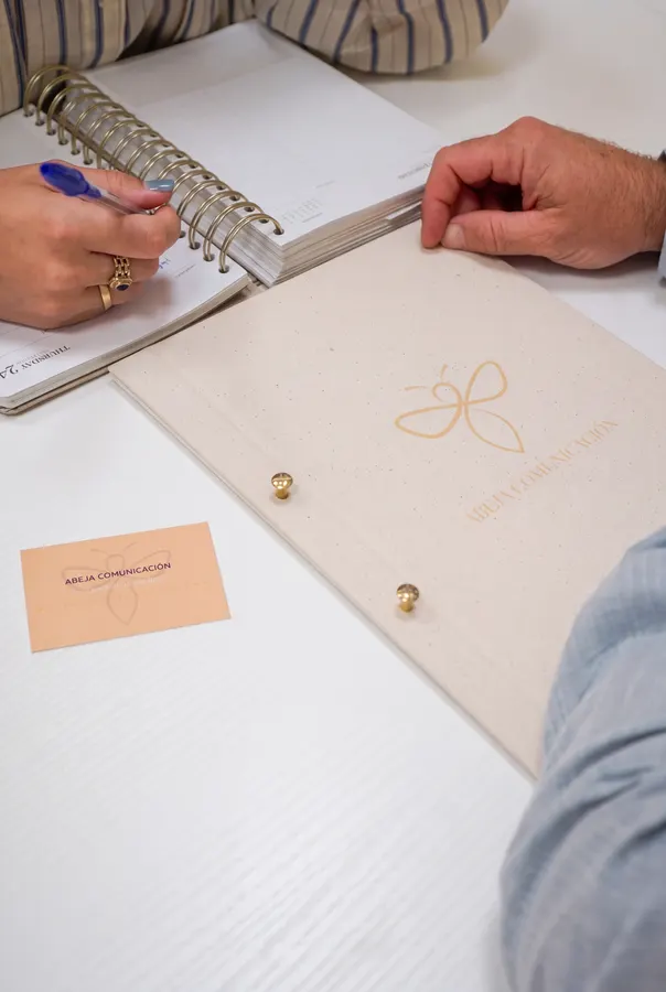 Fotografía de Abeja Comunicación